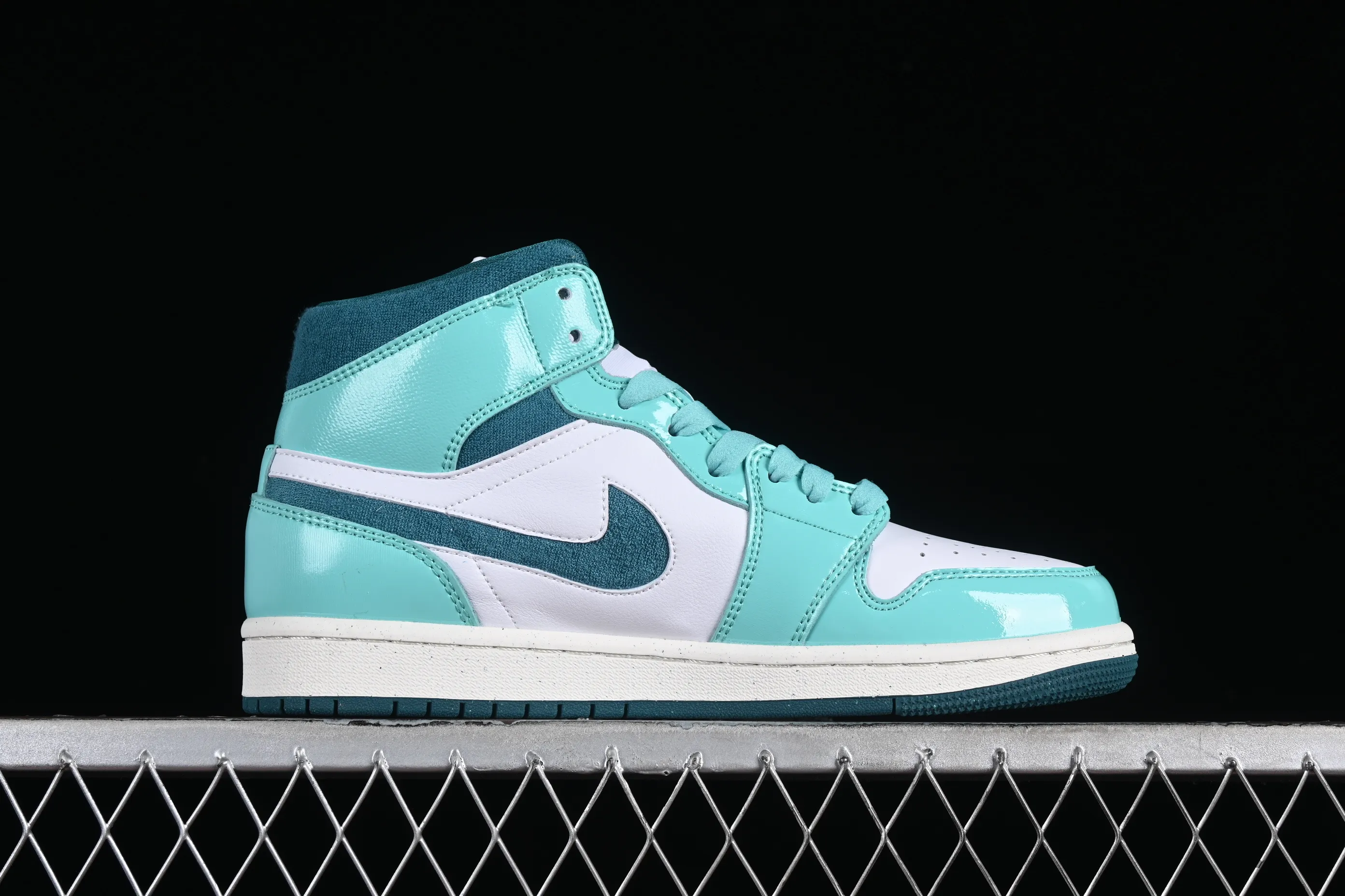All Categories Air Jordan Jordan Series Basketball Shoes Air Jordan 1 Mid Air Jordan 1 Mid "Bleached Turquoise" AJ1 Joe 1 Ice Mint Green Chinese Cultural Leisure Sneakers DZ3745-300
